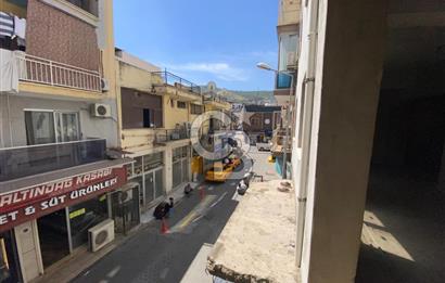 İzmir Bornova Altındağ Kemalpaşa cad. sokağında satılık bina 