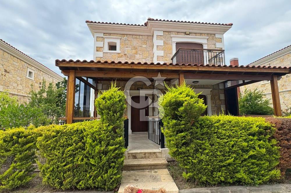 İZMİR FOÇA GÜLTEKİN KONAKLARINDA SATILIK 5+2 VİLLA