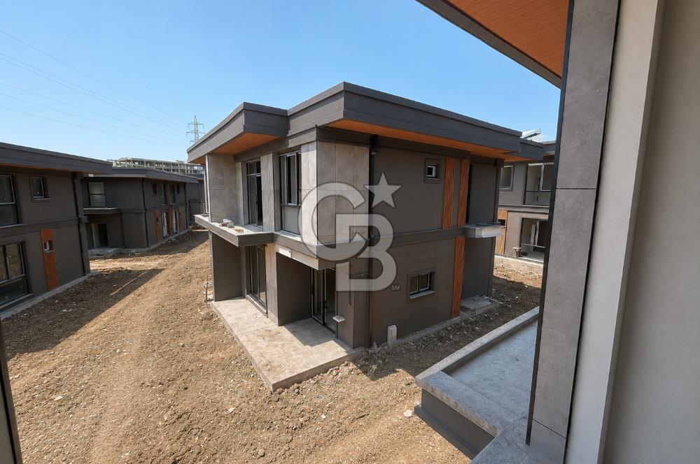 KOCAELİ YENİKÖY MERKEZ 4+1 SATILIK SİTE İÇERİSİNDE VİLLA