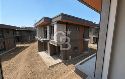 KOCAELİ YENİKÖY MERKEZ 4+1 SATILIK SİTE İÇERİSİNDE VİLLA