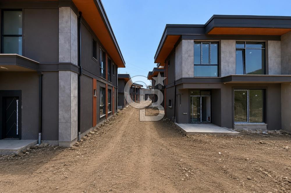 KOCAELİ YENİKÖY MERKEZ 4+1 SATILIK SİTE İÇERİSİNDE VİLLA