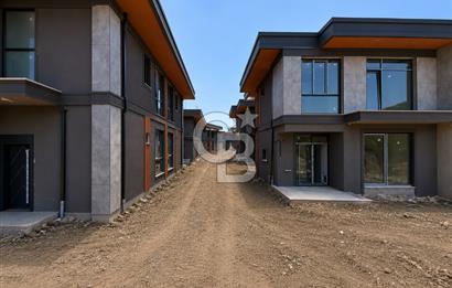 KOCAELİ YENİKÖY MERKEZ 4+1 SATILIK SİTE İÇERİSİNDE VİLLA