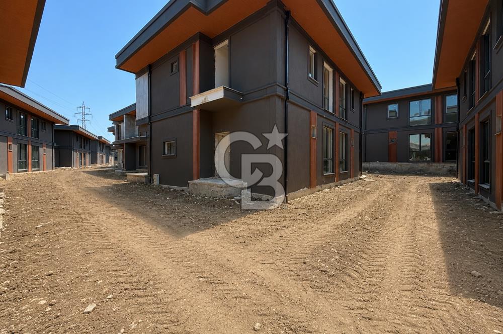 KOCAELİ YENİKÖY MERKEZ 4+1 SATILIK SİTE İÇERİSİNDE VİLLA
