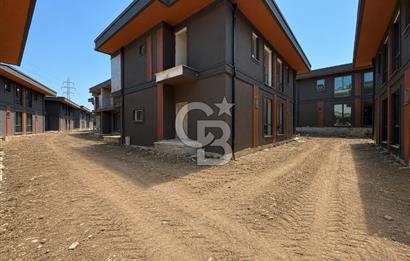 KOCAELİ YENİKÖY MERKEZ 4+1 SATILIK SİTE İÇERİSİNDE VİLLA