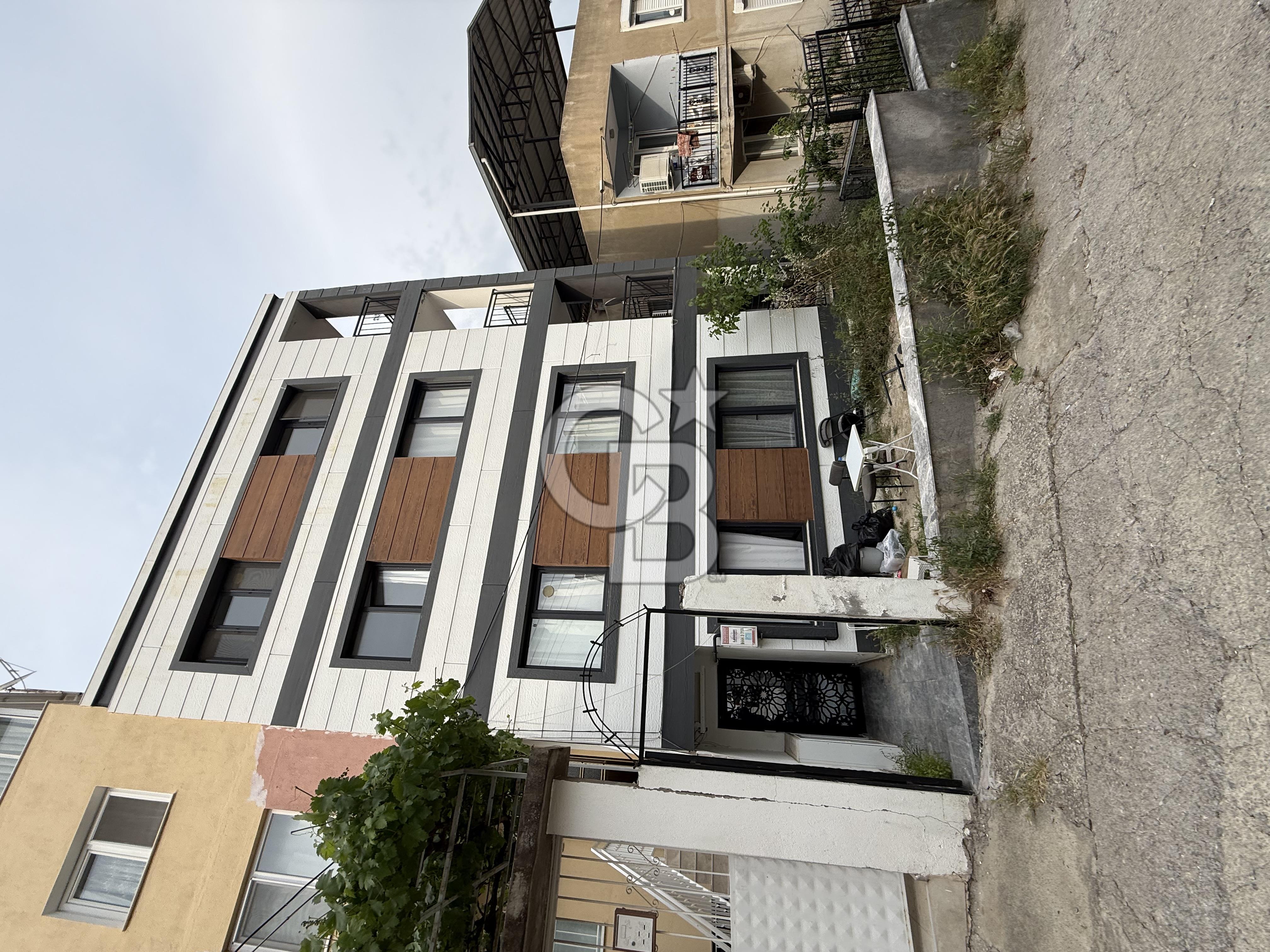    Bornova Merkeze Yakın Satılık 2+1 Daire 