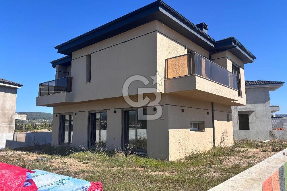 Şerefiyesi En Yüksek Villa Urla Bademler Site İçinde 4+1 Dubleks