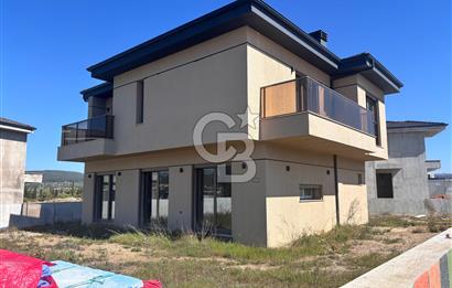 Şerefiyesi En Yüksek Villa Urla Bademler Site İçinde 4+1 Dubleks