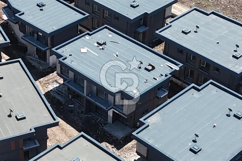 KOCAELİ YENİKÖY MERKEZ 4+1 SATILIK SİTE İÇERİSİNDE VİLLA