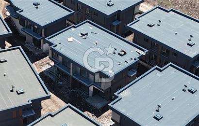KOCAELİ YENİKÖY MERKEZ 4+1 SATILIK SİTE İÇERİSİNDE VİLLA