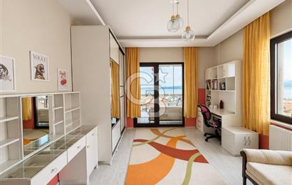 KOCAELİ KARAMÜRSEL DENİZ MANZARALI BAHÇELİ SATILIK DUBLEKS DAİRE