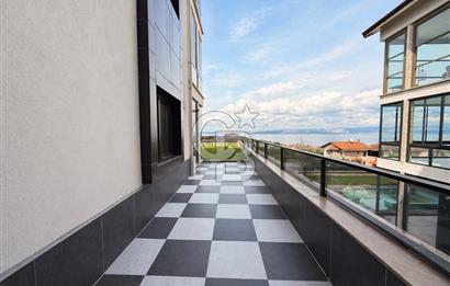 KOCAELİ KARAMÜRSEL DENİZ MANZARALI BAHÇELİ SATILIK DUBLEKS DAİRE