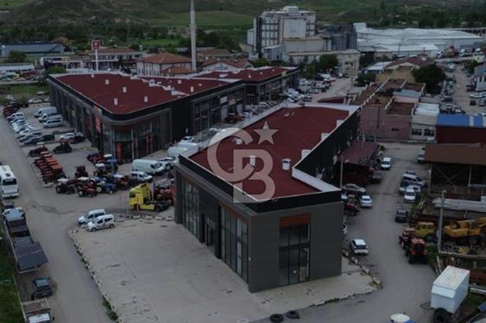 ÇANKIRI MERKEZ OTO SANAYİDE PRESTİJLİ SHOWROOM   HEM SATILIK HEM KİRALIK