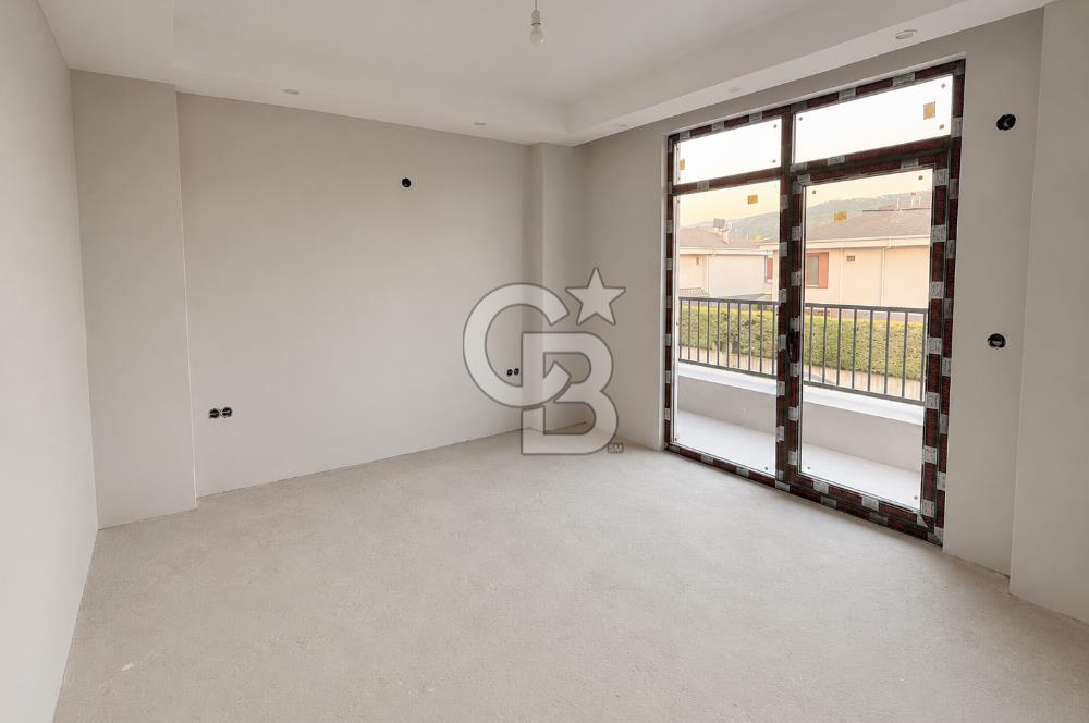 KOCAELİ BAŞİSKELE YENİKÖY'DE SİTE İÇERİSİNDE SATILIK VİLLA