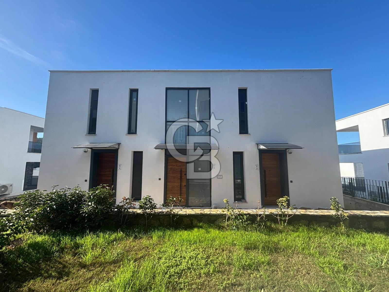 HAVUZLU VE PRESTİJLİ SİTE İÇİ 3 BANYOLU DELUXE 2+1 VİLLA TAKASLI