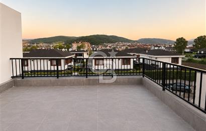 KOCAELİ BAŞİSKELE YENİKÖY'DE SİTE İÇERİSİNDE SATILIK VİLLA