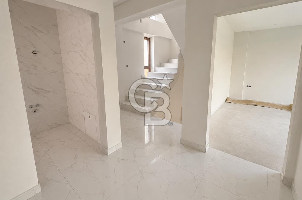 KOCAELİ BAŞİSKELE YENİKÖY'DE SİTE İÇERİSİNDE SATILIK VİLLA