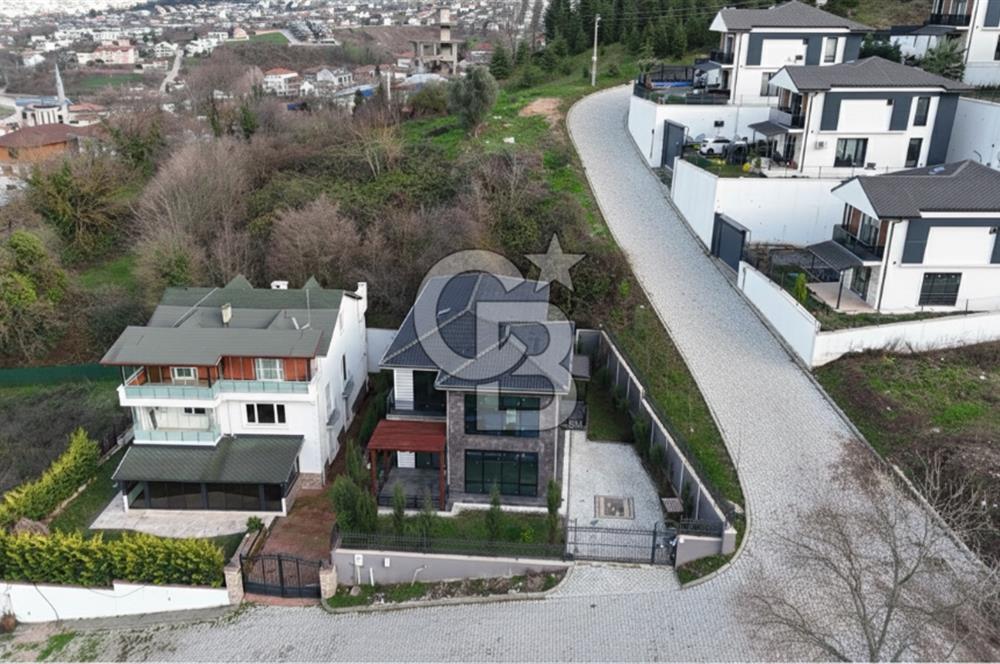 BAŞİSKELE YENİKÖYDE TAM MÜSTAKİL 4+1 DENİZ MANZARALI VİLLA