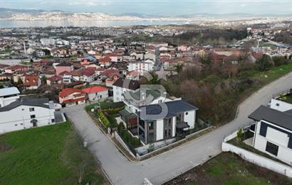 BAŞİSKELE YENİKÖYDE TAM MÜSTAKİL 4+1 DENİZ MANZARALI VİLLA