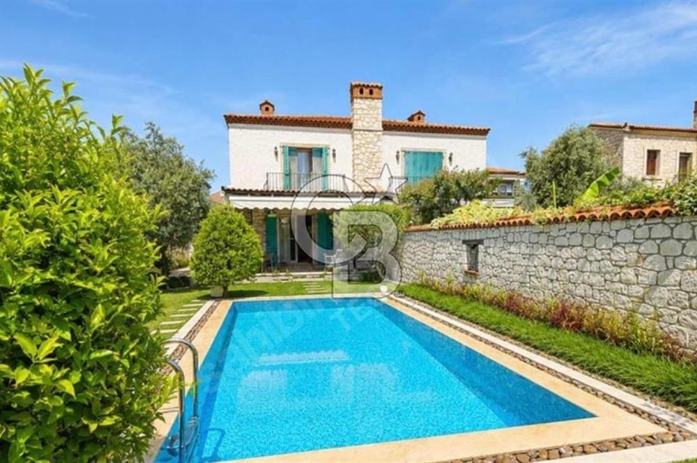 TEOK'tan Alaçatı Hacımemiş'te Havuzlu Taş Villa