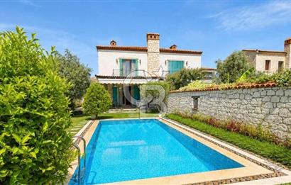 TEOK'tan Alaçatı Hacımemiş'te Havuzlu Taş Villa