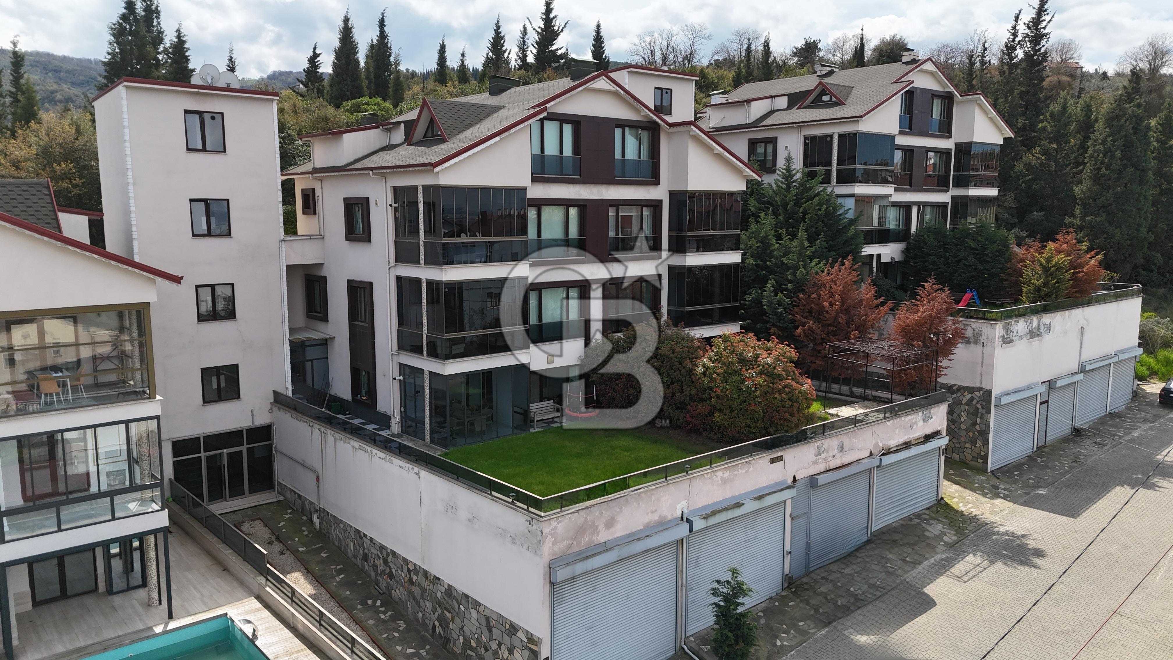 KOCAELİ KARAMÜRSEL DENİZ MANZARALI BAHÇELİ SATILIK DUBLEKS DAİRE