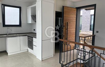 HAVUZLU VE PRESTİJLİ SİTE İÇİ 3 BANYOLU DELUXE 2+1 VİLLA TAKASLI