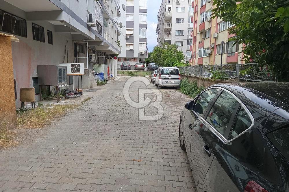 Karşiyaka Bahcelievler'de  3+1 geniş luks daire