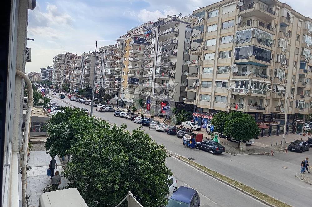 Karşiyaka Bahcelievler'de  3+1 geniş luks daire