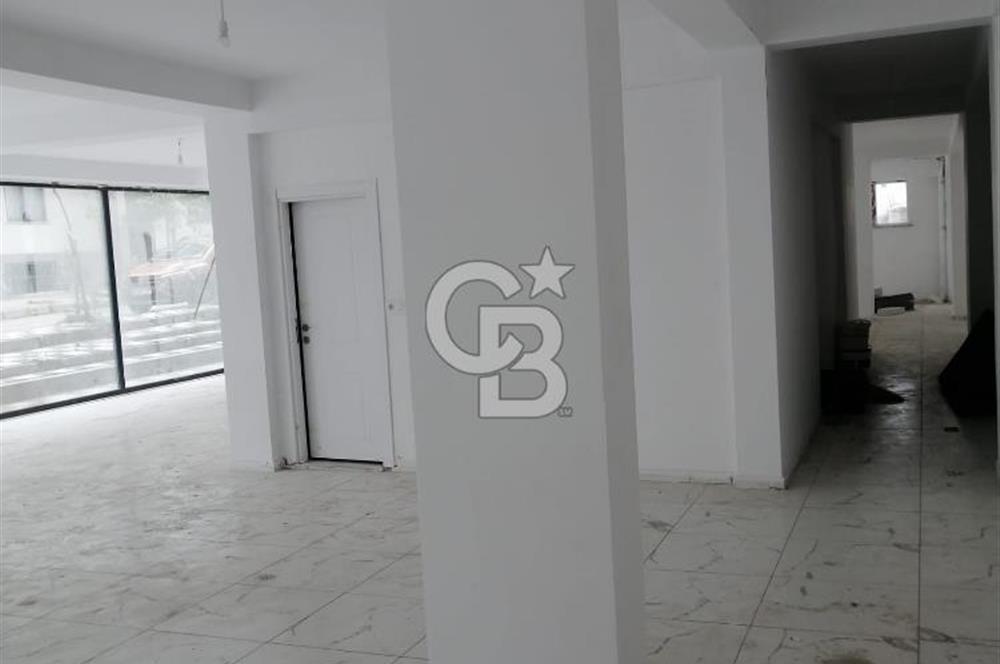 ARNAVUTKÖY KARLIBAYIR MAH SATILIK 700M2 DÜKKAN