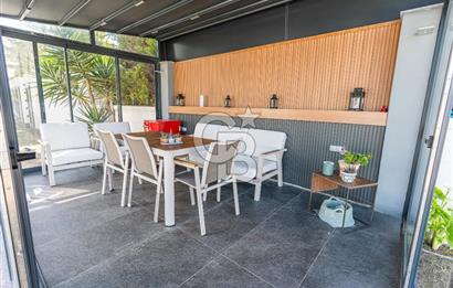 ÇEŞME DALYAN'DA HAVUZLU ÖZEL TASARIM SATILIK 5+2 VİLLA