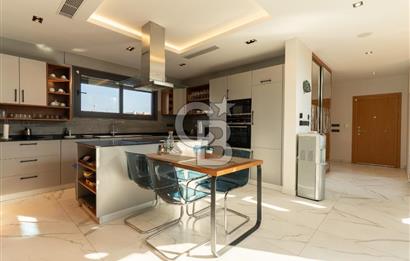 ÇEŞME DALYAN'DA HAVUZLU ÖZEL TASARIM SATILIK 5+2 VİLLA