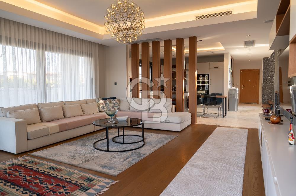 ÇEŞME DALYAN'DA HAVUZLU ÖZEL TASARIM SATILIK 5+2 VİLLA