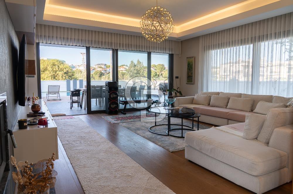 ÇEŞME DALYAN'DA HAVUZLU ÖZEL TASARIM SATILIK 5+2 VİLLA