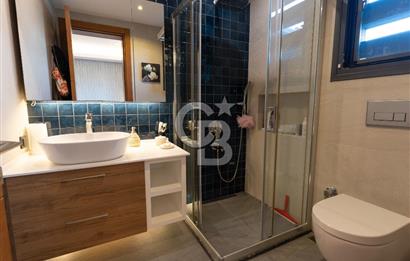 ÇEŞME DALYAN'DA HAVUZLU ÖZEL TASARIM SATILIK 5+2 VİLLA