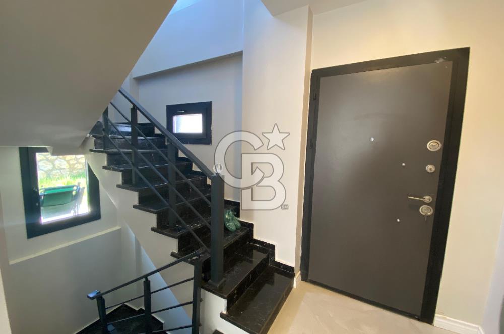  İMRENLİ'DE 180m² HAVUZLU 5+1 TRİBLEX SATILIK VİLLA