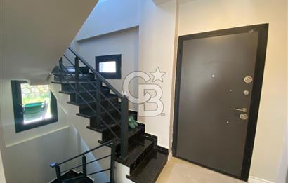  İMRENLİ'DE 180m² HAVUZLU 5+1 TRİBLEX SATILIK VİLLA