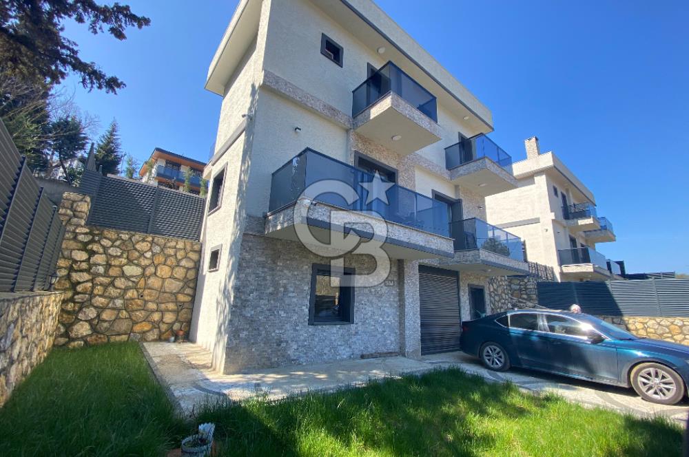  İMRENLİ'DE 180m² HAVUZLU 5+1 TRİBLEX SATILIK VİLLA