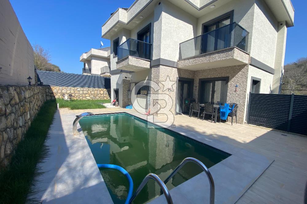  İMRENLİ'DE 180m² HAVUZLU 5+1 TRİBLEX SATILIK VİLLA