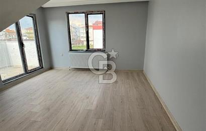 MUTLUKENTTE EMSALSİZ! Masrafsız, Geniş Teraslı 4+1 Fırsatı!