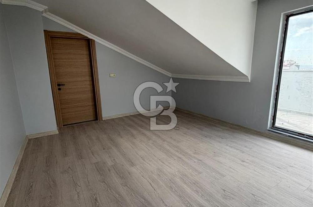 MUTLUKENTTE EMSALSİZ! Masrafsız, Geniş Teraslı 4+1 Fırsatı!