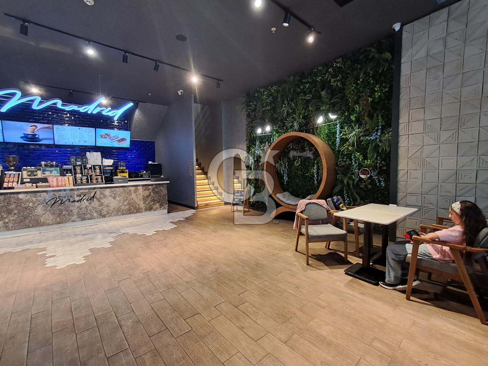 VELUX'UN GÖZDE NOKTASINDA DEVREN KİRALIK CAFE