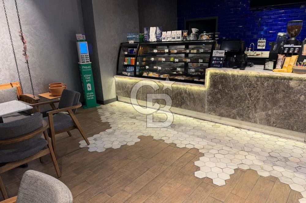 VELUX'UN GÖZDE NOKTASINDA DEVREN KİRALIK CAFE