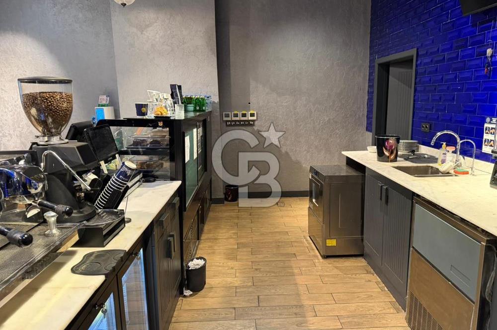VELUX'UN GÖZDE NOKTASINDA DEVREN KİRALIK CAFE