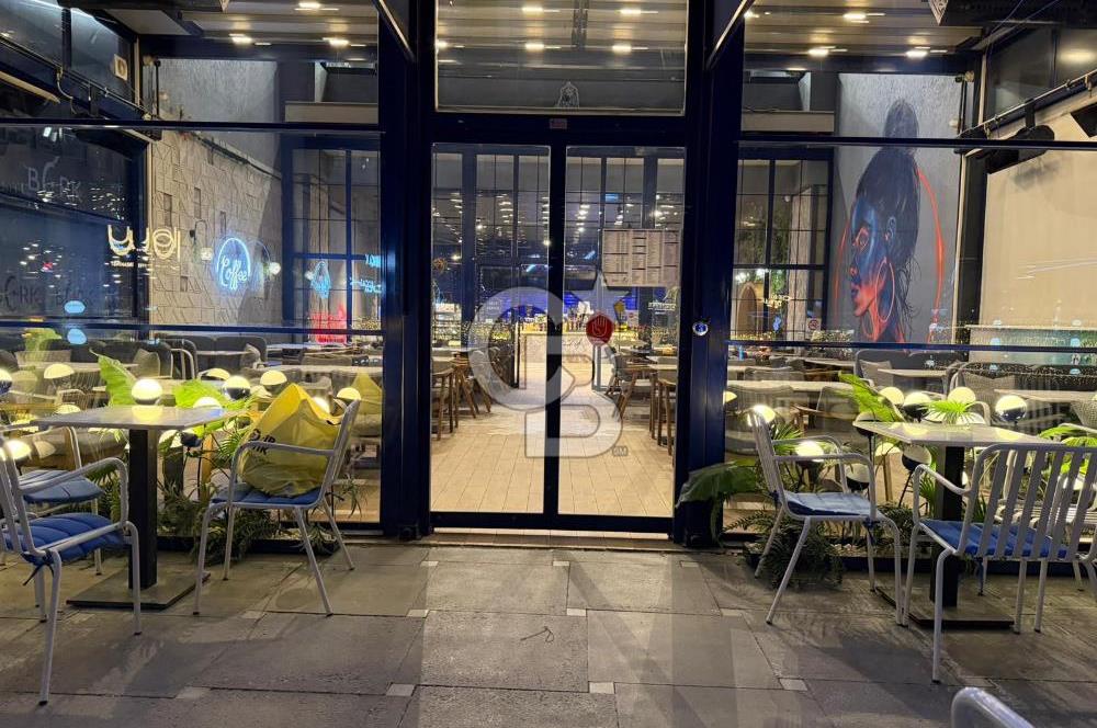 VELUX'UN GÖZDE NOKTASINDA DEVREN KİRALIK CAFE