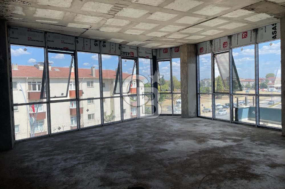 GÖLCÜK ÇARŞIDA MERKEZİ KONUMDA 300 m² KİRALIK İŞYERİ (ASANSÖRLÜ)