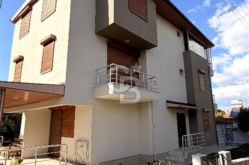 MAVİŞEHİR'DE İKİZ VİLLA KONSEPTİNDE TEK BLOK SATILIK TRİPLEX Favorilerime Ekle Yazdır