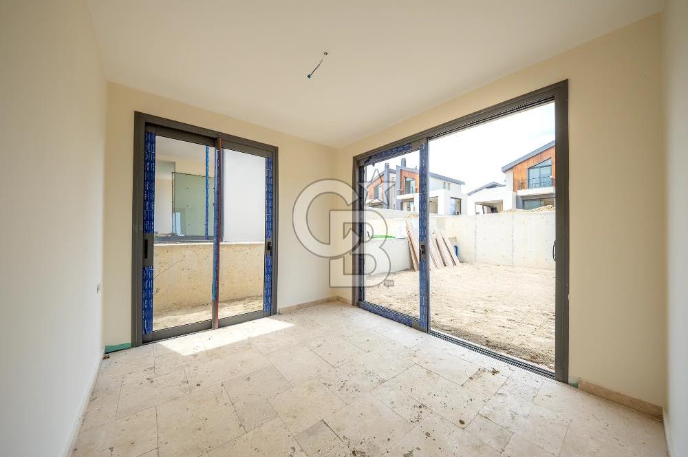 PRİVATUS URLA PROJESİNDEN ÖZEL TASARIM 5+2 SATILIK VİLLA