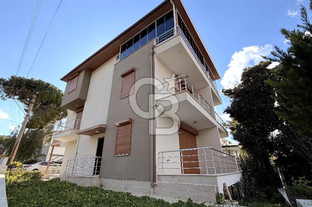 MAVİŞEHİR'DE İKİZ VİLLA KONSEPTİNDE TEK BLOK SATILIK TRİPLEX Favorilerime Ekle Yazdır