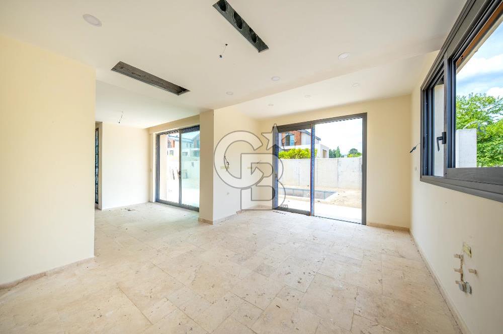 PRİVATUS URLA PROJESİNDEN ÖZEL TASARIM 5+2 SATILIK VİLLA