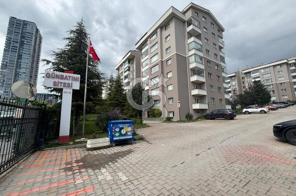 ANKARA YAŞAMKENT GÜNBATIMI SİTESİNDE SATILIK KATTA 4+1 DAİRE